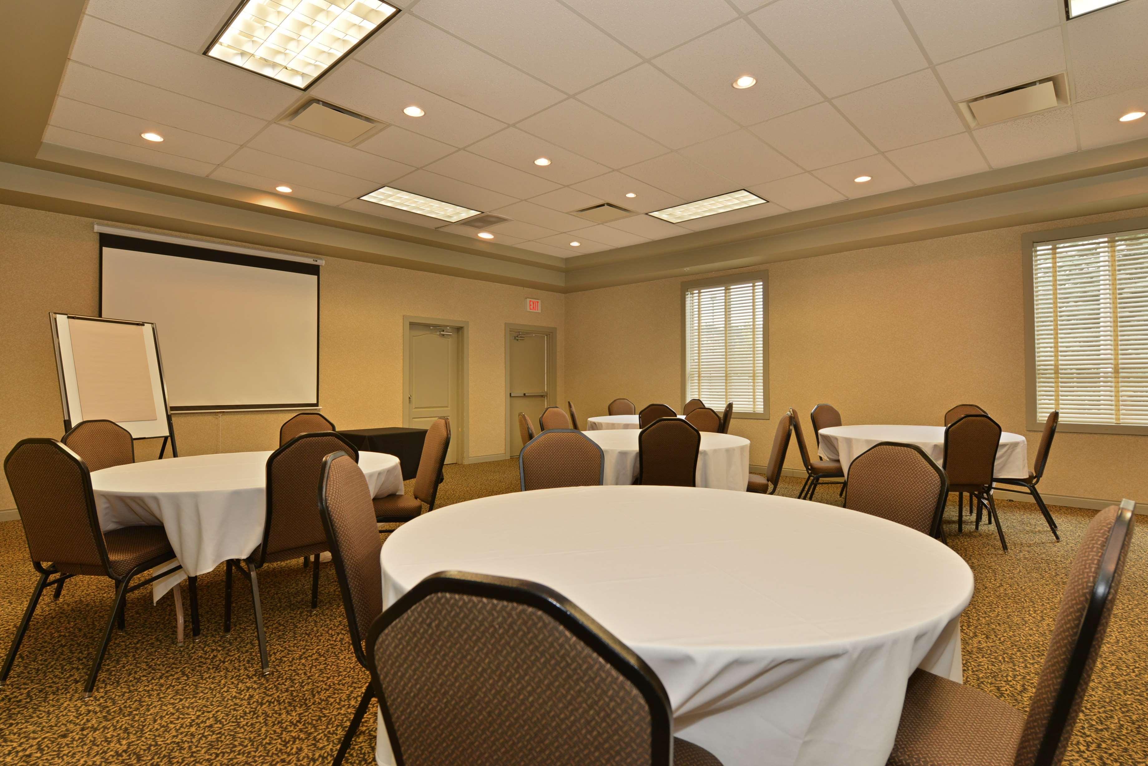 Prestige Harbourfront Resort, Worldhotels Luxury Salmon Arm Exterior foto